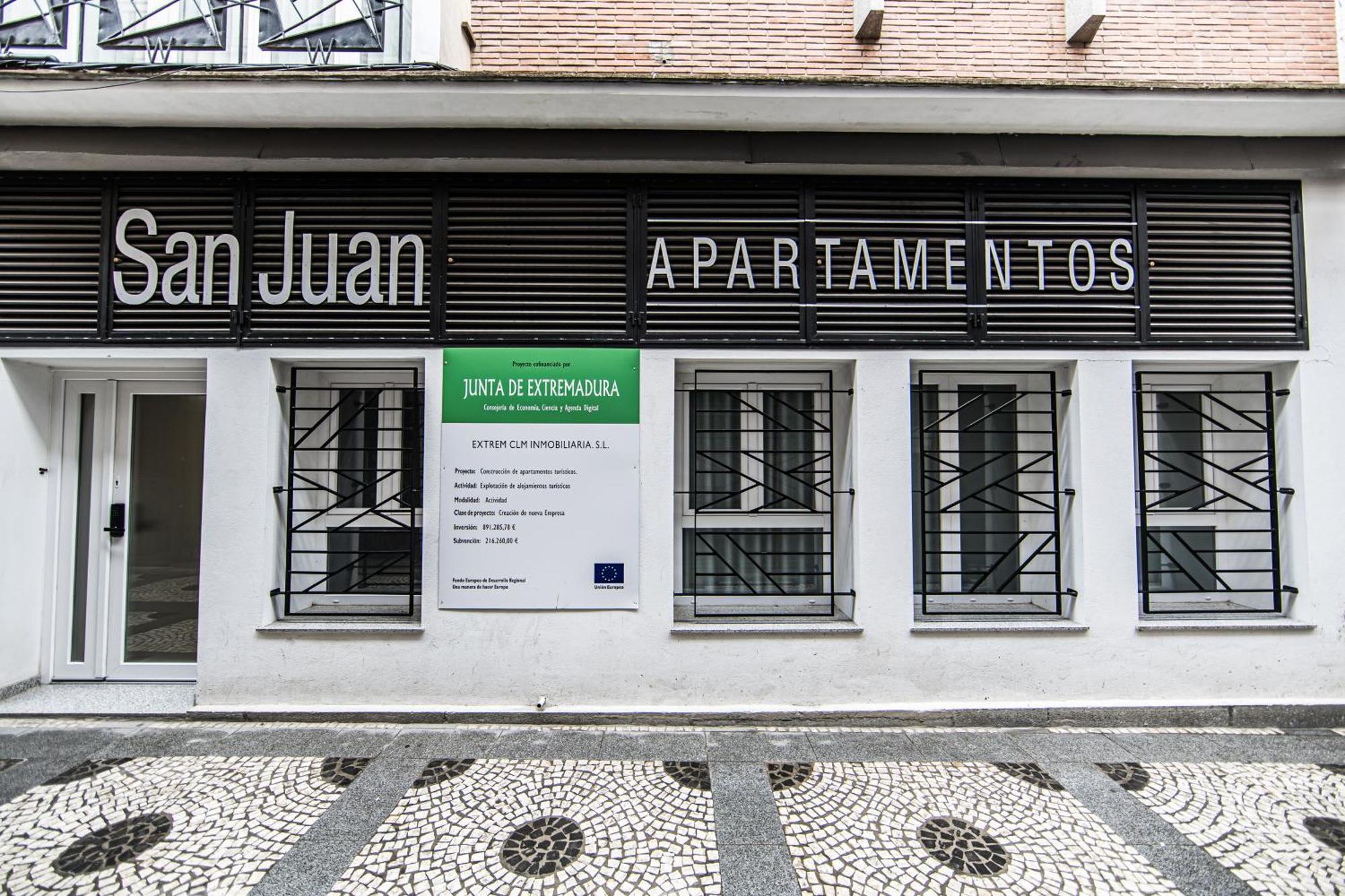 Apartamentos Luxury En San Juan Badajoz Bagian luar foto